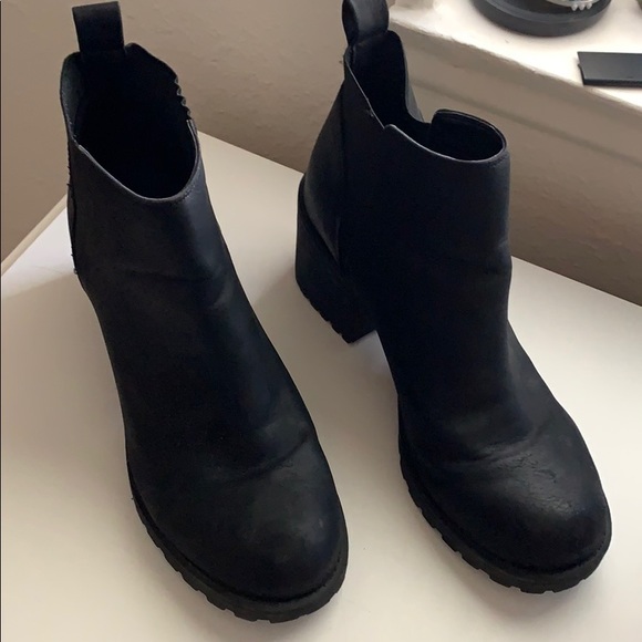 Boots - Picture 1 of 2